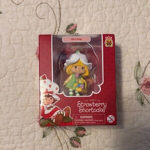 Mint Tulip Figure - Green & White